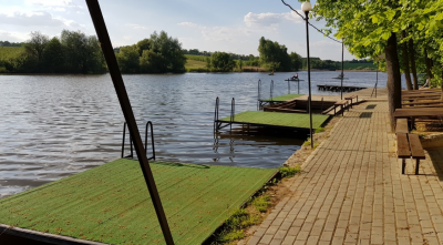 Рибалка на базі відпочинку «Кльове місце» у Вінницькій області