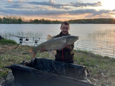 Риболовля на водоймі у Бобовищах