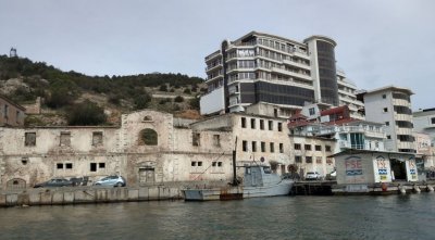 Морская рыбалка в Балаклавской бухте в Крыму