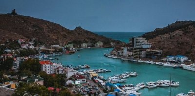 Морская рыбалка в Балаклавской бухте в Крыму