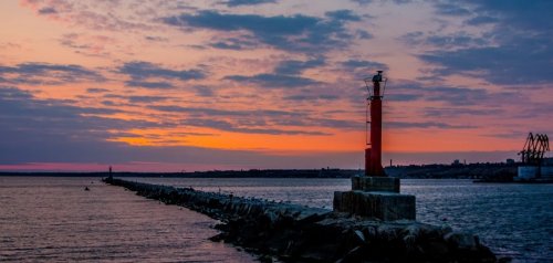 Риболовля на затоці у Бердянську в Запорізькій області