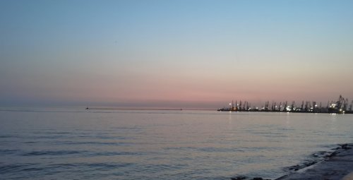 Риболовля на затоці у Бердянську в Запорізькій області