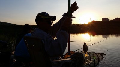 Рыбалка на водоеме -  Белая скала