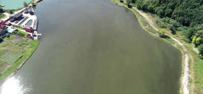 Рыбалка на базе отдыха: Место рыбное