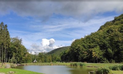 Рибалка на Рибній Фермі у «Воєводиному»