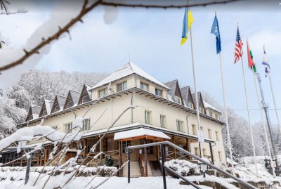 Рибалка на Рибній Фермі у «Воєводиному»