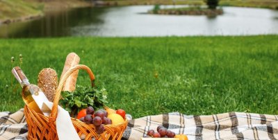 Рибалка на Рибній Фермі у «Воєводиному»