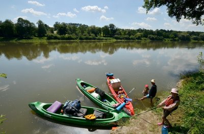 Рибалка та кемпінг на Дністрі «Білий Бізон»