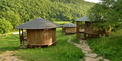 Рибалка та кемпінг на Дністрі «Білий Бізон»