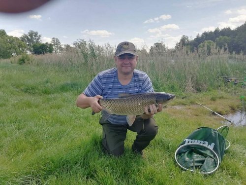 Риболовля та відпочинок на озері: Шибеники у Київській області