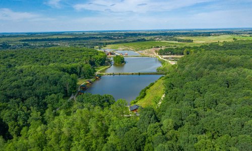 Відпочинковий комплекс «Козацька слобода-Раковець»