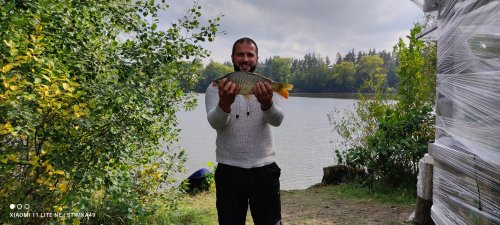 Риболовля та відпочинок на озері «Хвиля»