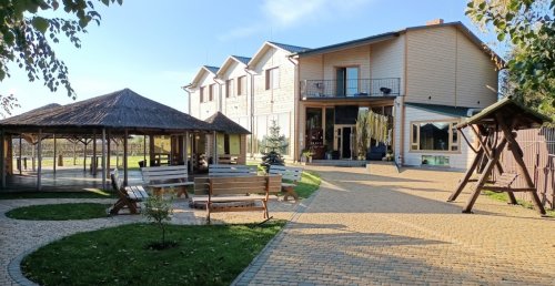 Риболовля та відпочинок на турбазі «Nester-House» 