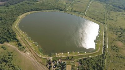 Рибалка на Озері Кричевичі у Волинській області
