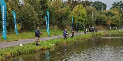 Рибалка на озері Цукерня, с. Якушинці у Вінницькій області