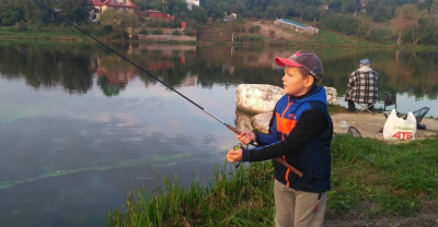 Рибалка на озері Цукерня, с. Якушинці у Вінницькій області