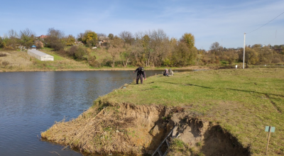 Рибалка на озері Цукерня, с. Якушинці у Вінницькій області