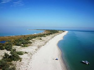 Стрелковое на  Арабатской Cтрелке в Херсонской области