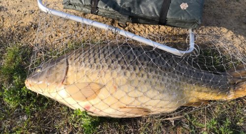 Рыбалка на водоеме в  селе Мирном