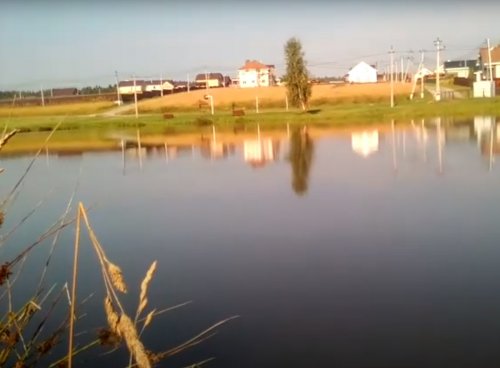 Рибалка в селі Гришине Донецької області