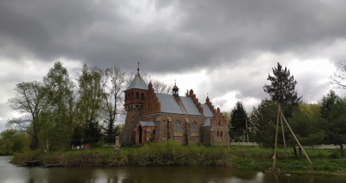 Рибалка на річці Гуйва у Житомирській області