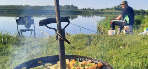 Рибалка на водосховищі Гуйва у Житомирській області