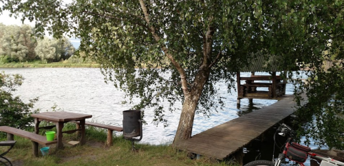 Риболовля біля села Буків: зона відпочинку «Сирники»