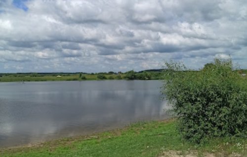 напиши опис про риболовлю на 3 - 5 речень