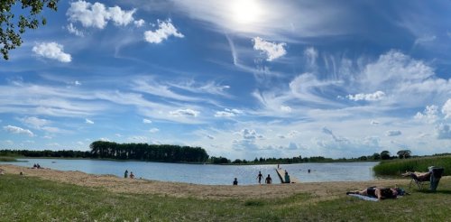 Рибалка у селі Уховецьк на озері Ухове 