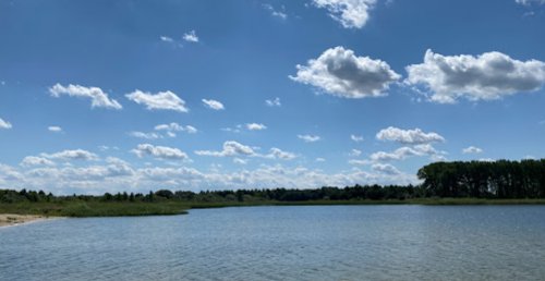 Рибалка у селі Уховецьк на озері Ухове 