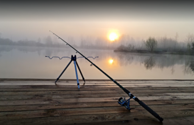  Рибалка у заміському комплексі: 