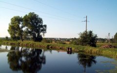 Рыбалка возле церкви в Пустомытах Львовской области