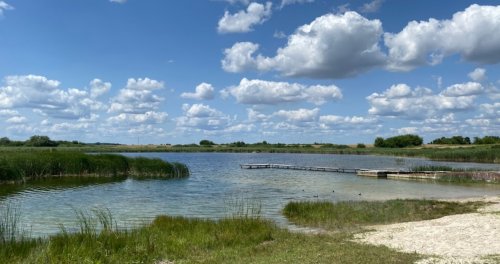 Рибалка біля селища Турійськ у Волинській області