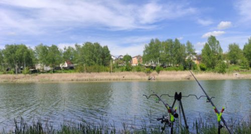 Рыбалка на водоеме в селе Бобровке Харьковской области