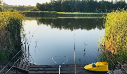 Рыбалка на водоеме в селе Бобровке Харьковской области