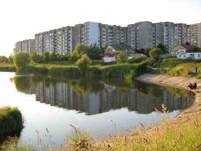 Рыбалка на озере в микрорайоне Озерна