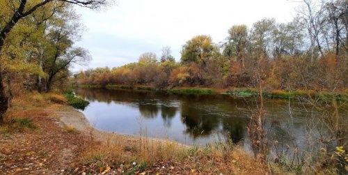 Рибалка на річці Сіверський Донець 