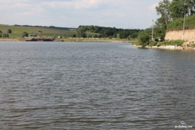 Рибалка на озері біля с. Червоне у Львівській області