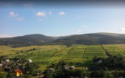 Рибалка на озері біля с. Червоне у Львівській області