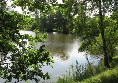 Рибалка у селі Оброшині